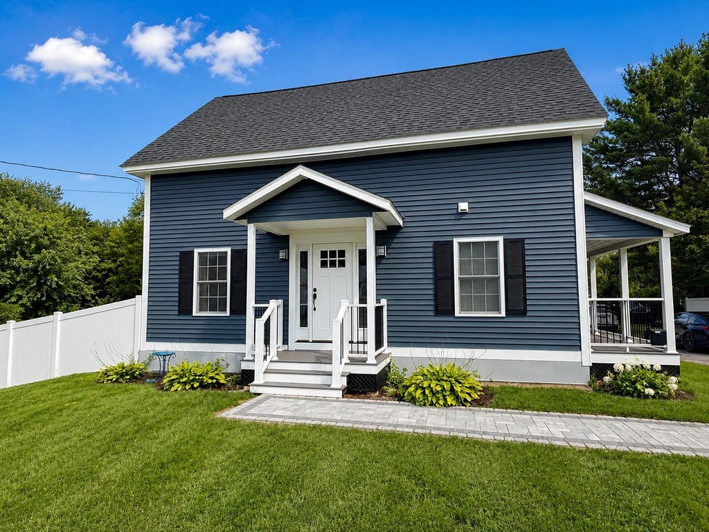 Photo of 14 Letendre Avenue, Allenstown, NH 03275 (MLS # 5107134)