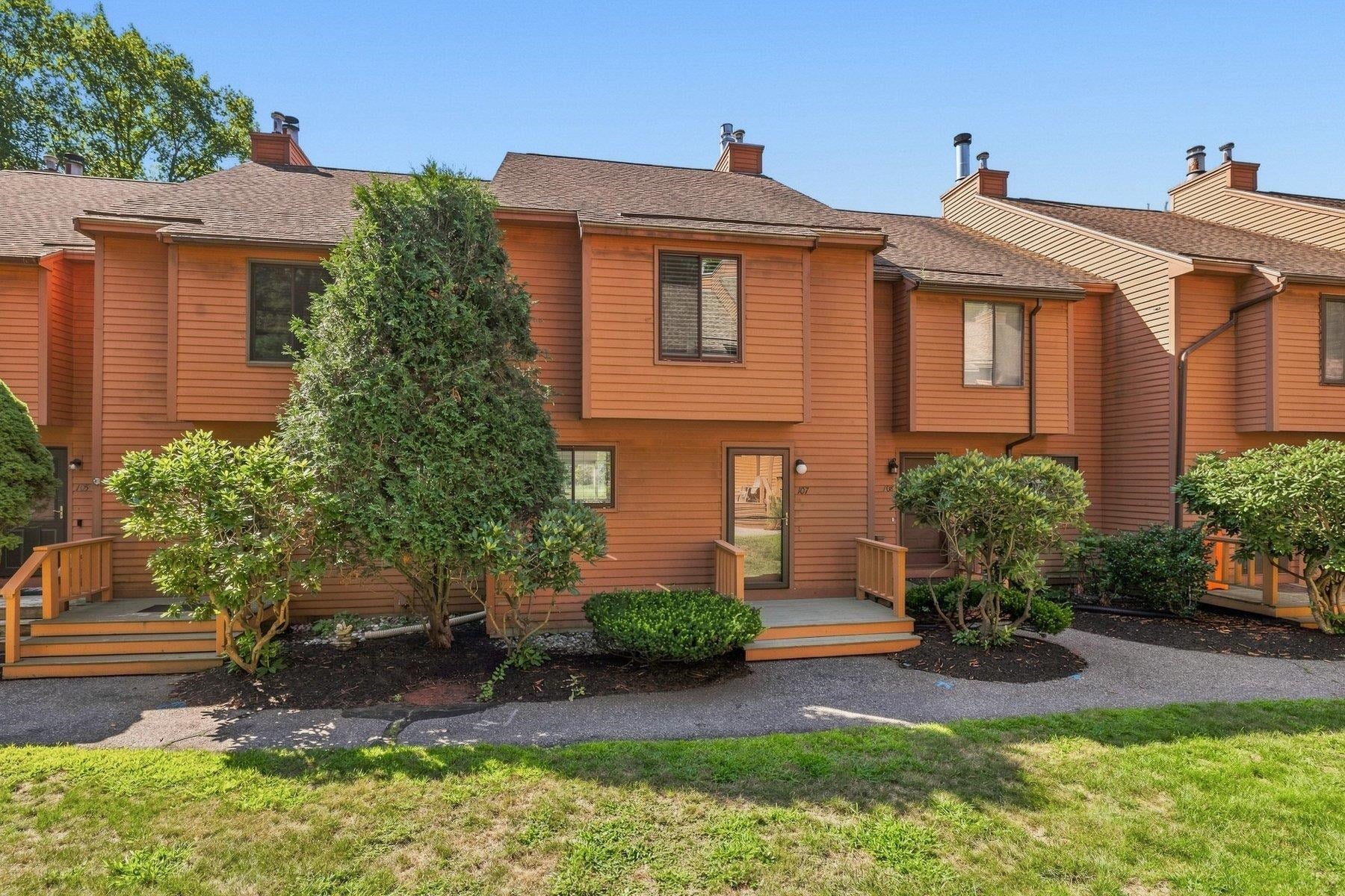 107 Dunvegan Woods Drive