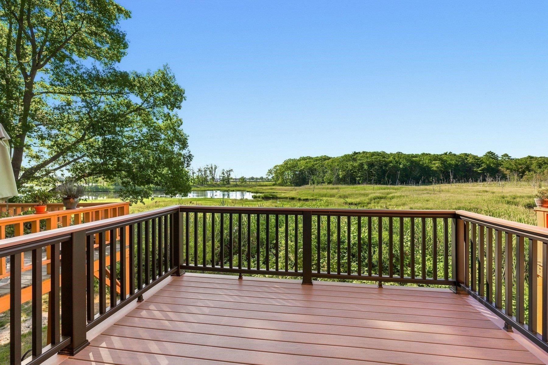 107 Dunvegan Woods Drive