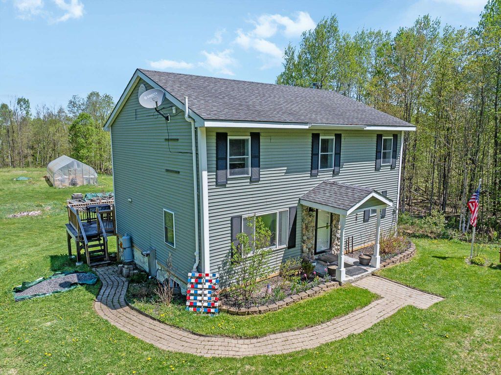 Photo of 252 Moose Mountain Drive, Stewartstown, NH 03576 (MLS # 5090712)
