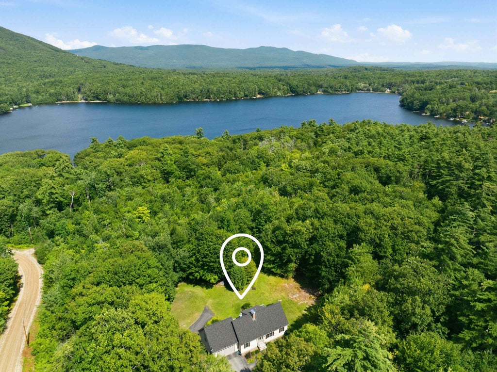 Photo of 10 Avon Shores Road, Moultonborough, NH 03254 (MLS # 5104675)