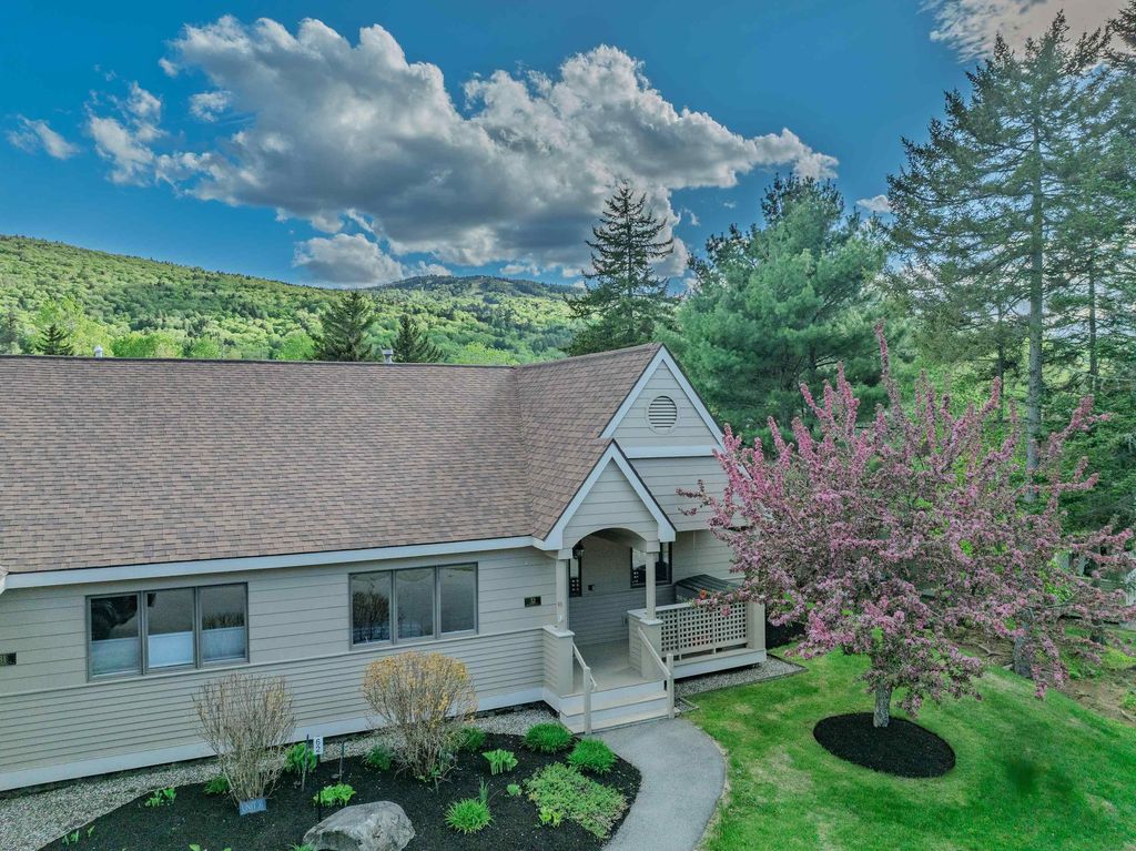 Photo of 62 Fairway Drive #32, Carroll, NH 03575 (MLS # 5091653)
