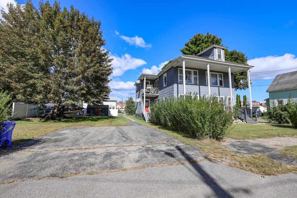 Photo of 137 Frederick Street, Manchester, NH 03102 (MLS # 5111559)