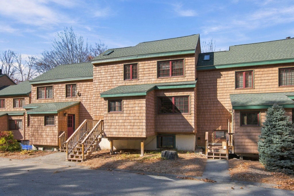 Photo of 10 Kernwood Drive #3, Lincoln, NH 03251 (MLS # 5115494)