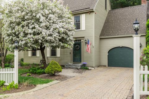Photo of 20 Lamplight Drive #29, Atkinson, NH 03811 (MLS # 5091325)