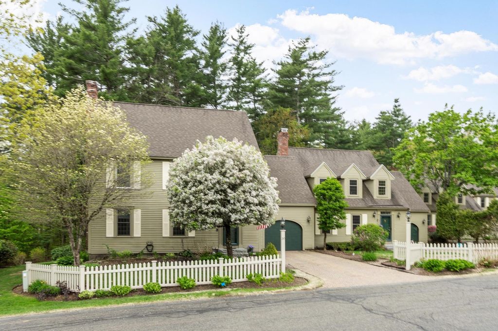 Photo of 20 Lamplight Drive #29, Atkinson, NH 03811 (MLS # 5091325)