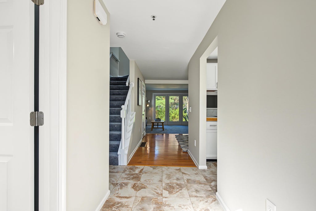 Photo of 10 Surrey Run, Dover, NH 03820 (MLS # 5113300)