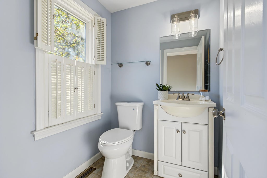 Photo of 10 Surrey Run, Dover, NH 03820 (MLS # 5113300)