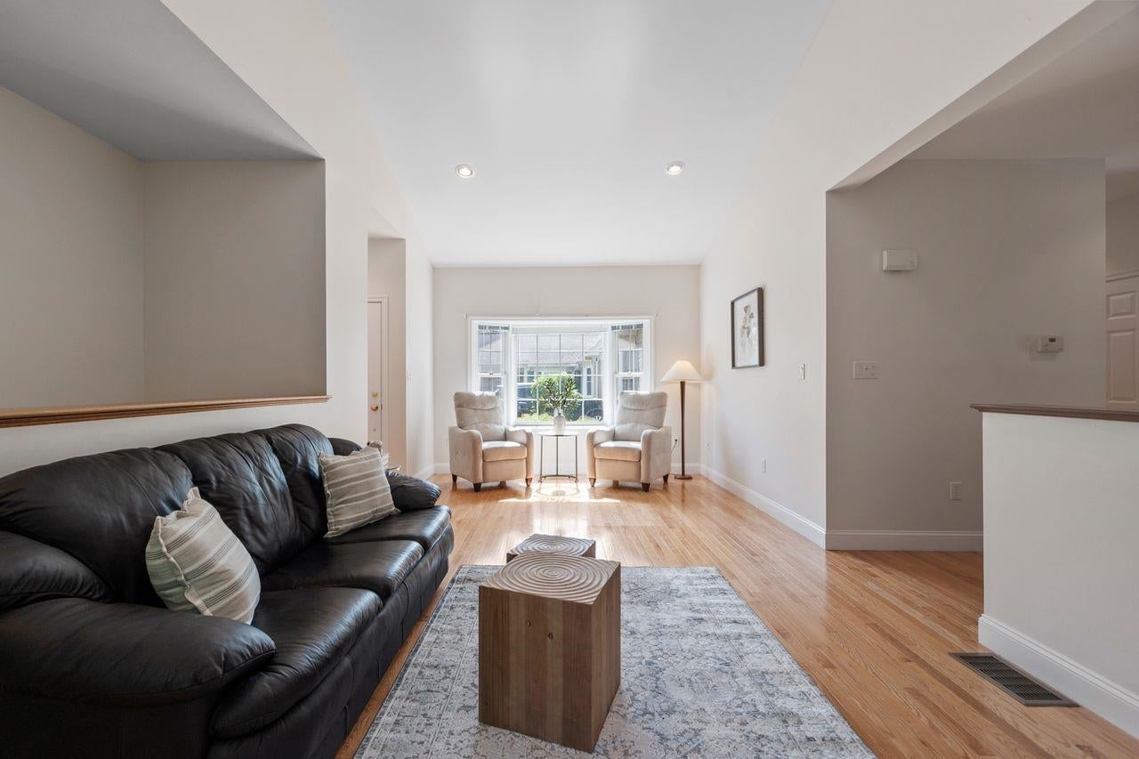 25 Flagstone Way 25