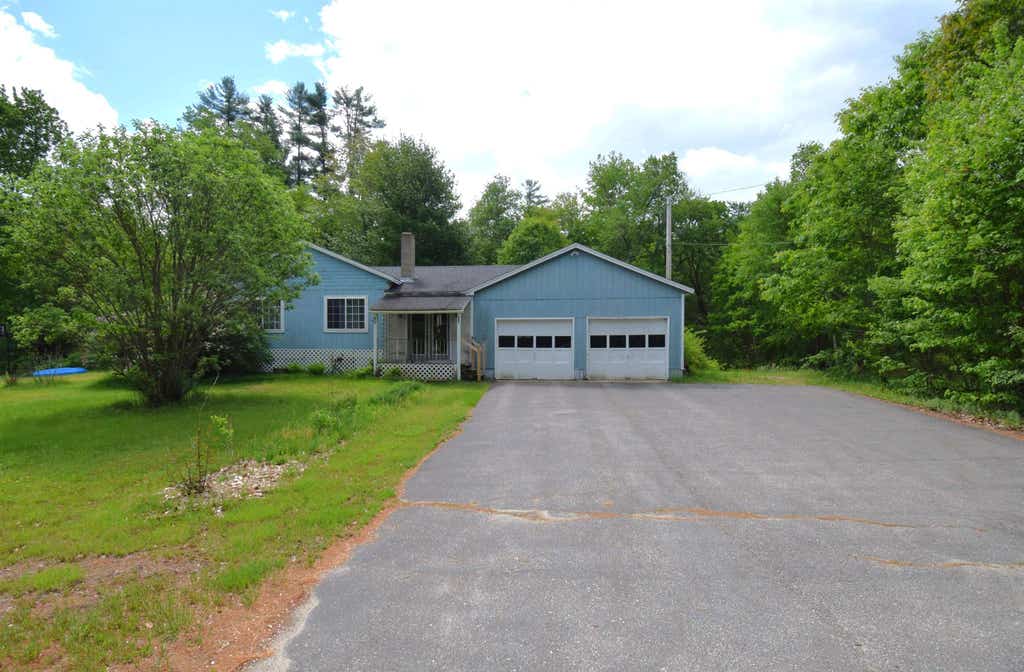 Photo of 1936 Franklin Pierce Highway, Barrington, NH 03825 (MLS # 5103292)