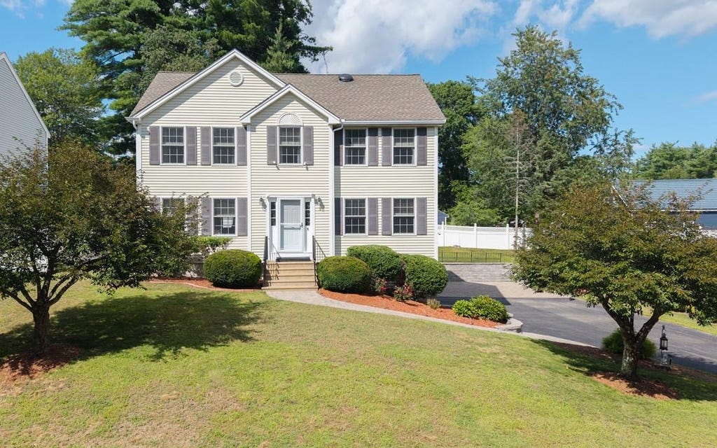 Photo of 3 Sugarberry Drive, Nashua, NH 03062 (MLS # 5103002)
