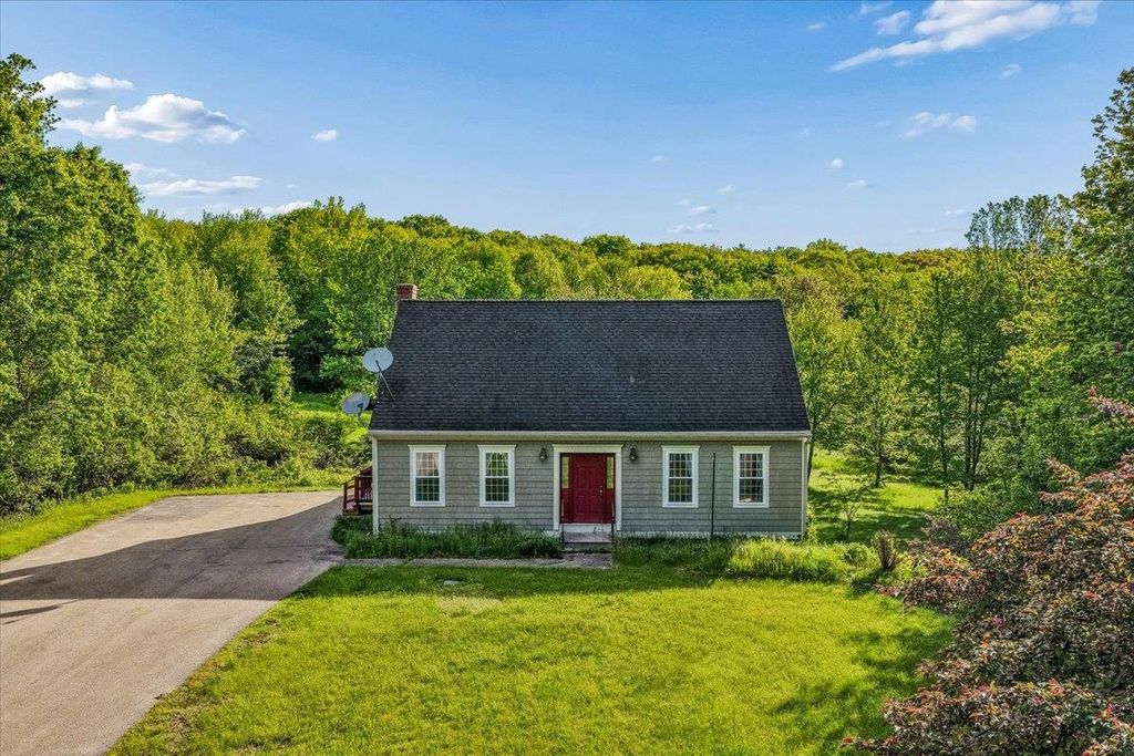 Photo of 23 Hussey Hill Road, Rochester, NH 03867 (MLS # 5091596)