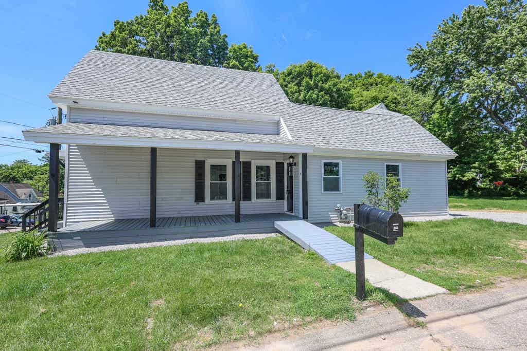 Photo of 62 Park Street, Franklin, NH 03235 (MLS # 5093804)