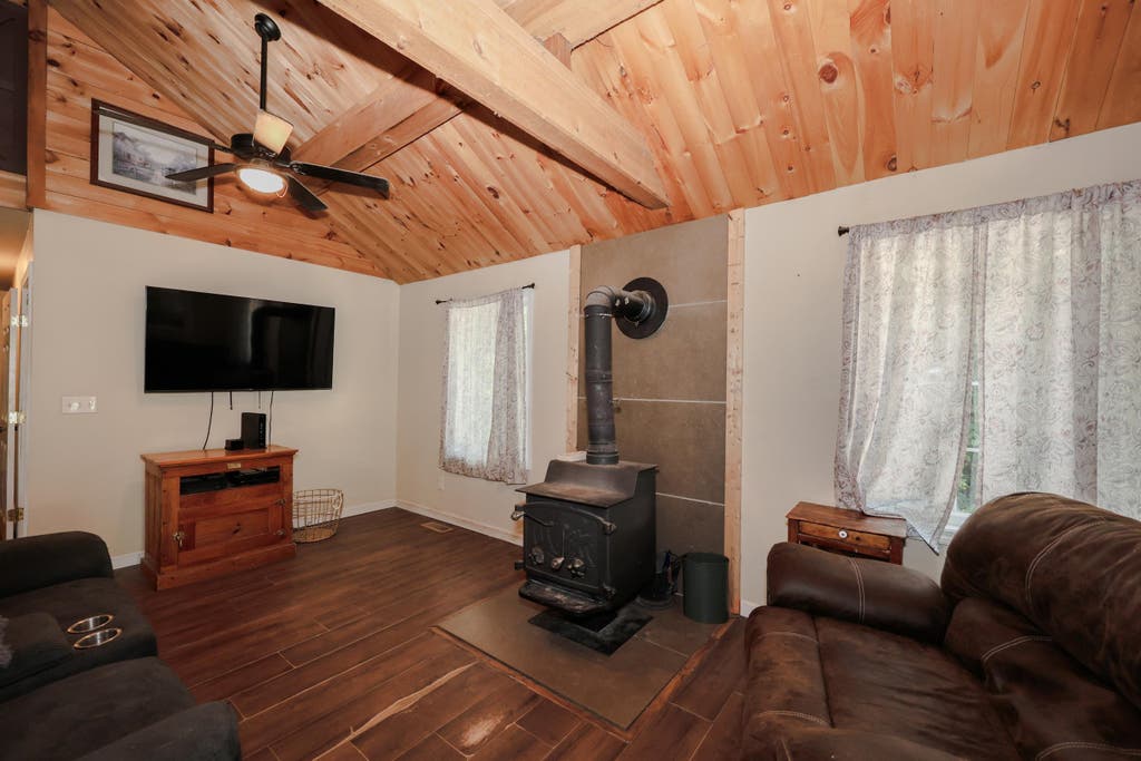 Photo of 50 Pine Glen Road, Hillsborough, NH 03244 (MLS # 5088328)