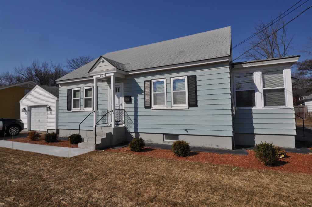 Photo of 103 Ledge Street, Nashua, NH 03060 (MLS # 5101862)