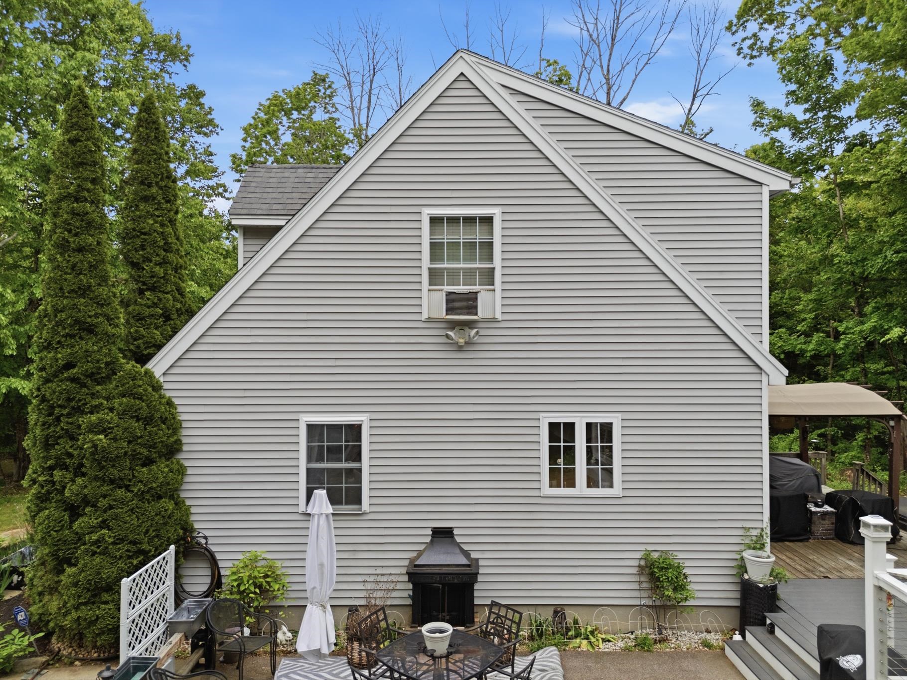 4 Norris Farm Road