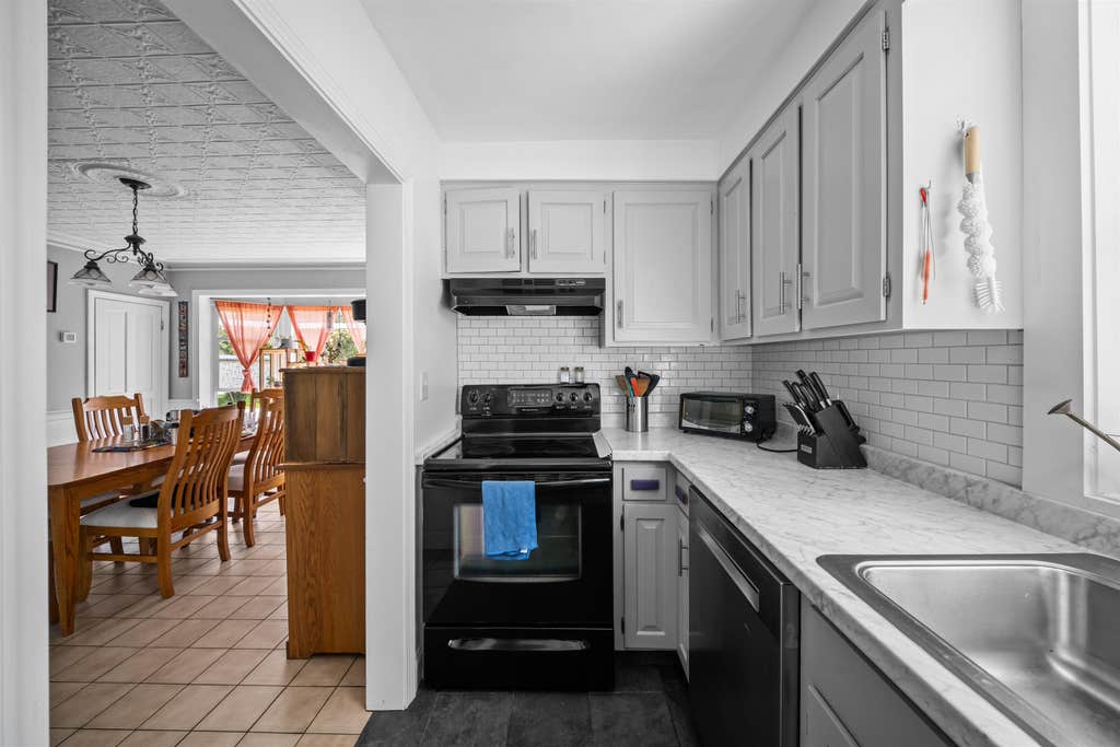 Photo of 13 Railroad Avenue, Rochester, NH 03839 (MLS # 5104947)