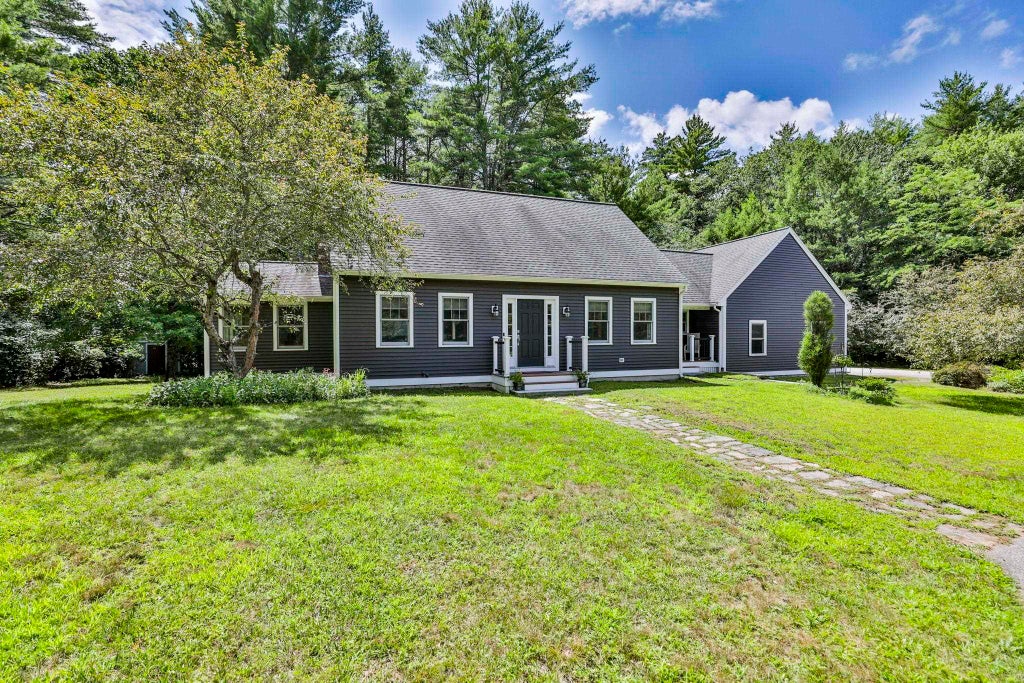Photo of 54 Oak Hill Road, Brookline, NH 03033 (MLS # 5104529)