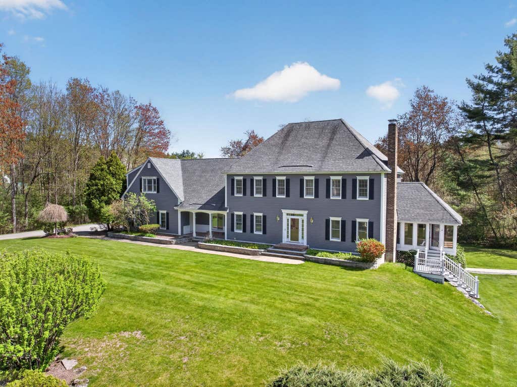 Photo of 187 Back River Road, Bedford, NH 03110 (MLS # 5094117)
