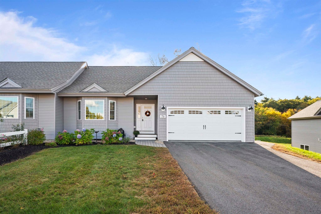Photo of 7 Cardinal Lane #B, Epping, NH 03042 (MLS # 5113256)