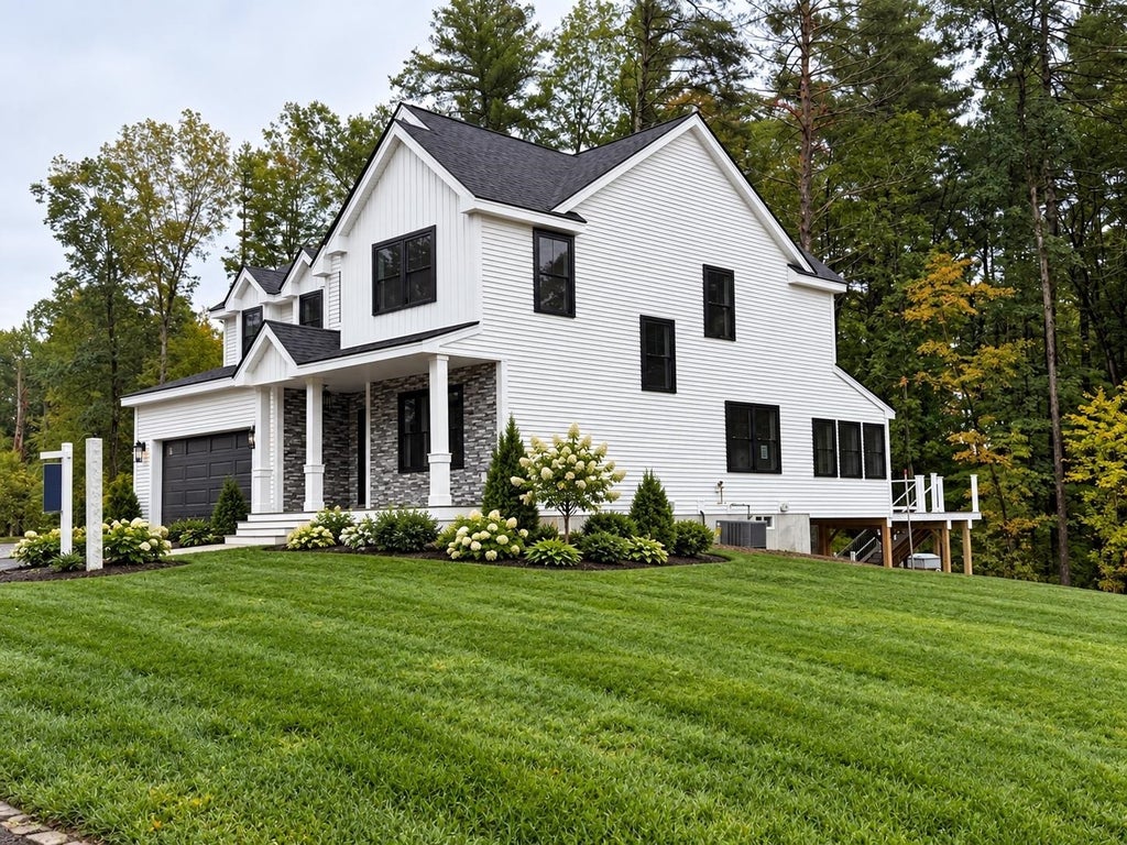 Photo of 52 Luke's Way, Plaistow, NH 03865 (MLS # 5112248)