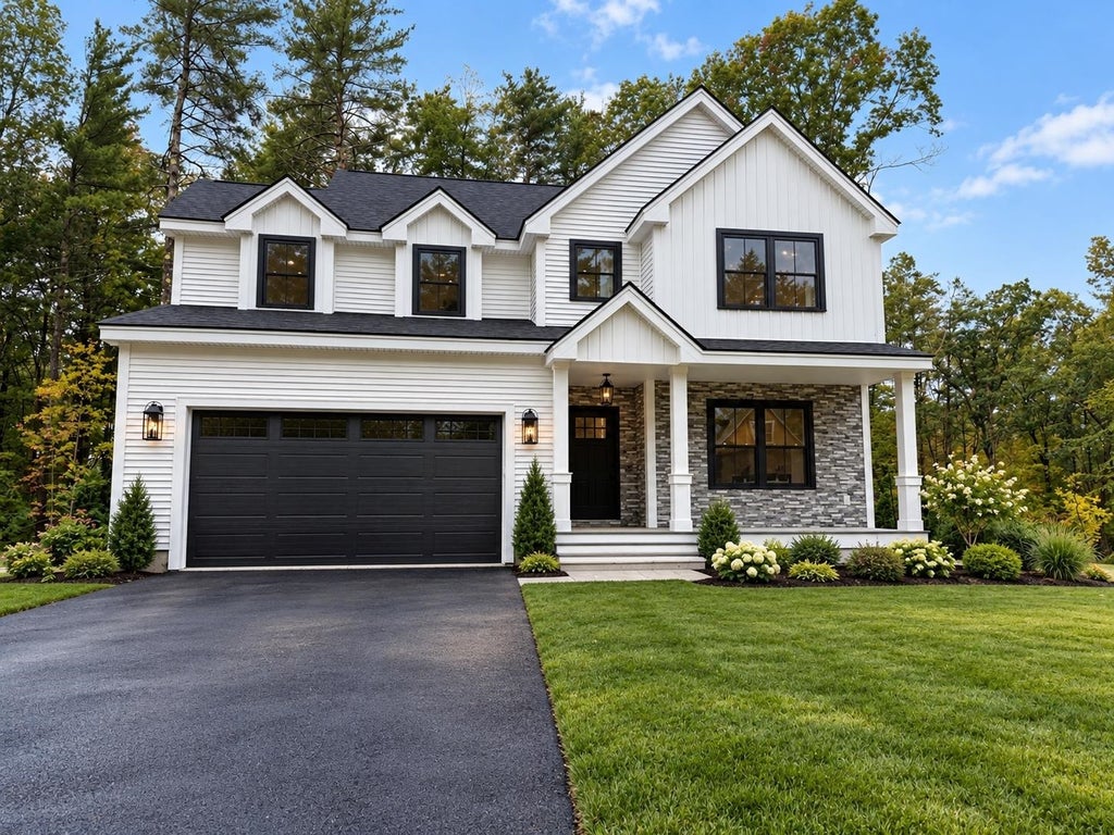 Photo of 52 Luke's Way, Plaistow, NH 03865 (MLS # 5112248)