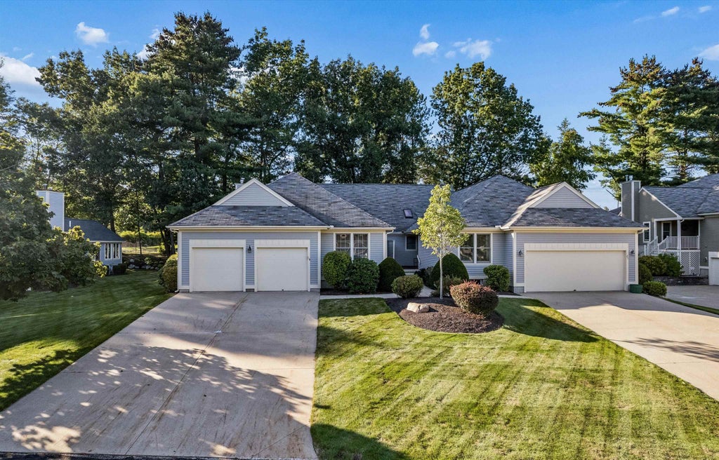 Photo of 39 Saint Andrews Drive, Bedford, NH 03110 (MLS # 5110415)