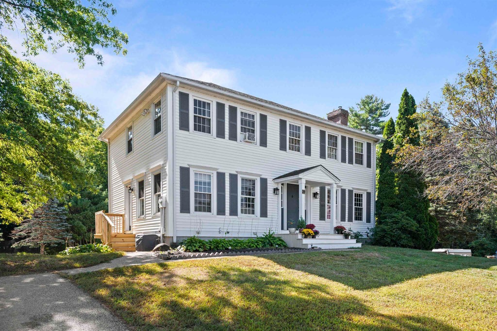 Photo of 29 Dixon Way, Seabrook, NH 03874 (MLS # 5108491)
