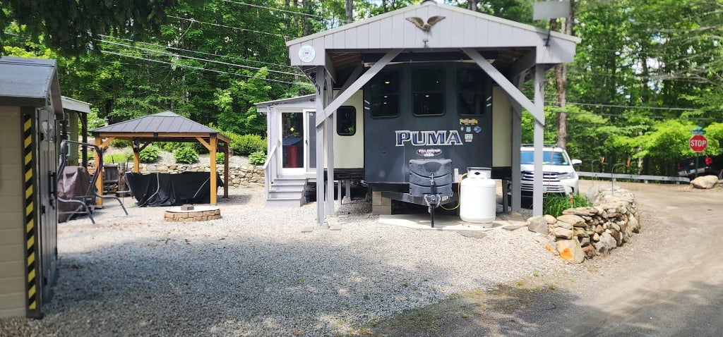 Photo of 122 Mohegan Drive #CCE-34/122, Rochester, NH 03867 (MLS # 5092620)