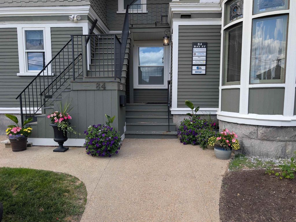 Photo of 84 Bay Street, Manchester, NH 03104 (MLS # 5095923)