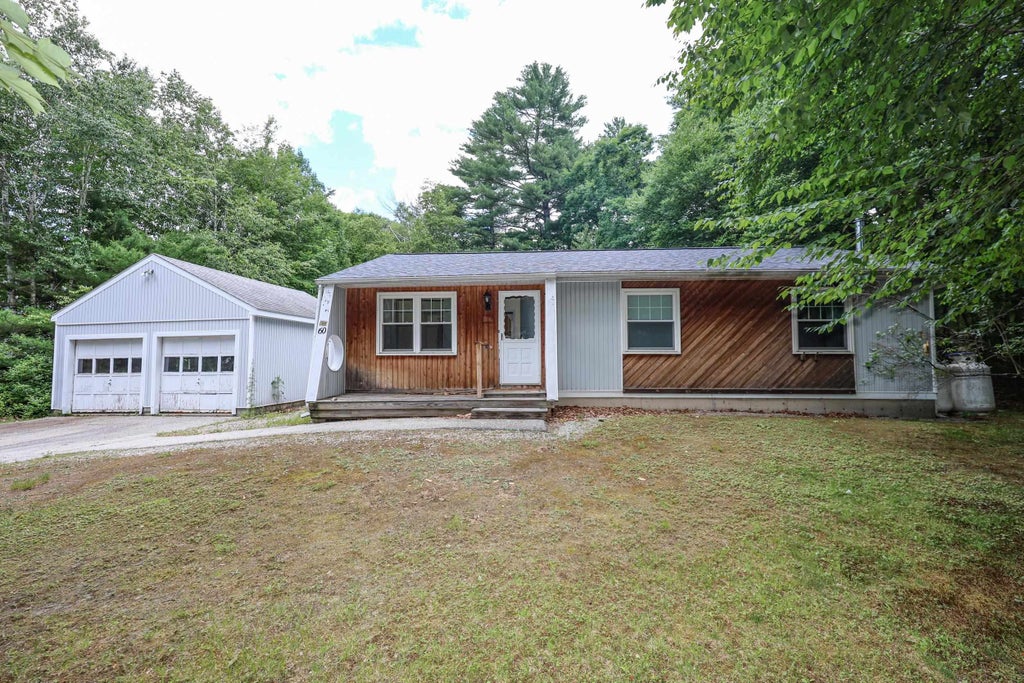 Photo of 60 Farmer Road, Hooksett, NH 03016 (MLS # 5096608)