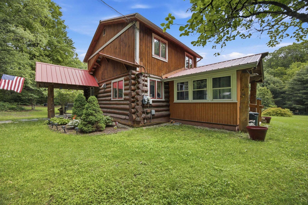 Photo of 507 North Skinny Ridge Road, Littleton, NH 03561 (MLS # 5100627)