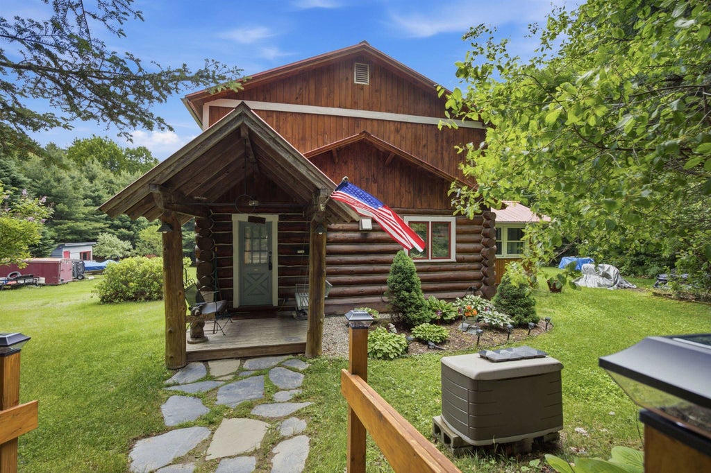 Photo of 507 North Skinny Ridge Road, Littleton, NH 03561 (MLS # 5100627)