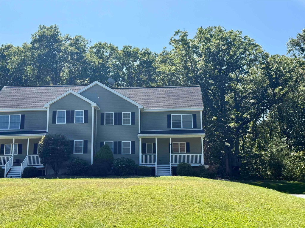 Photo of 4 Arbor Way, Pelham, NH 03076 (MLS # 5110720)