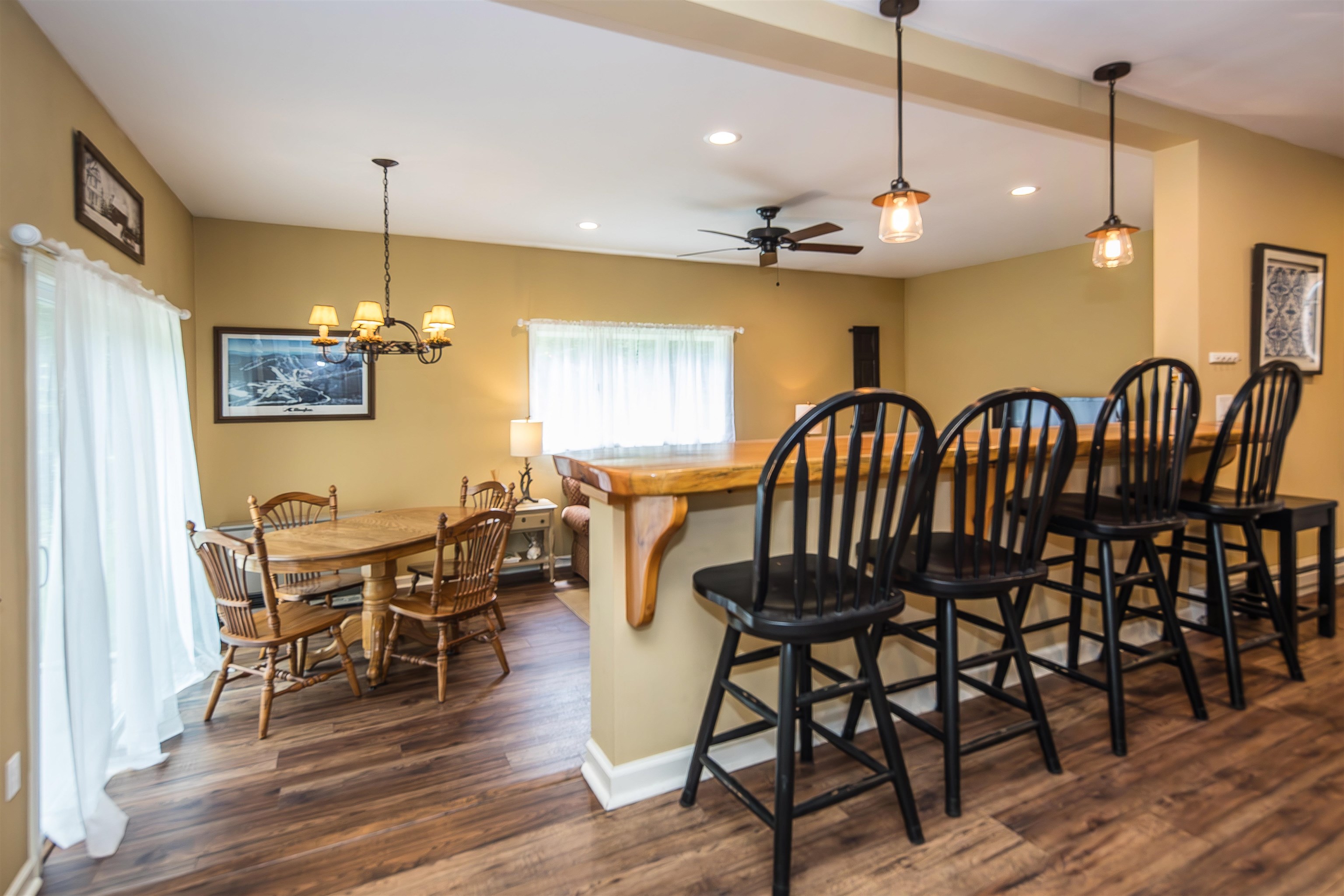102 Spring Glen