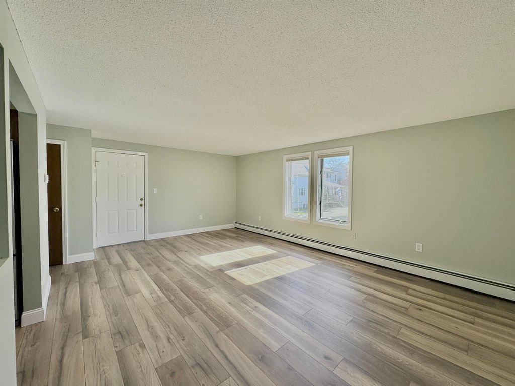 Photo of 118 Belmont Street #2S, Manchester, NH 03104 (MLS # 5089480)