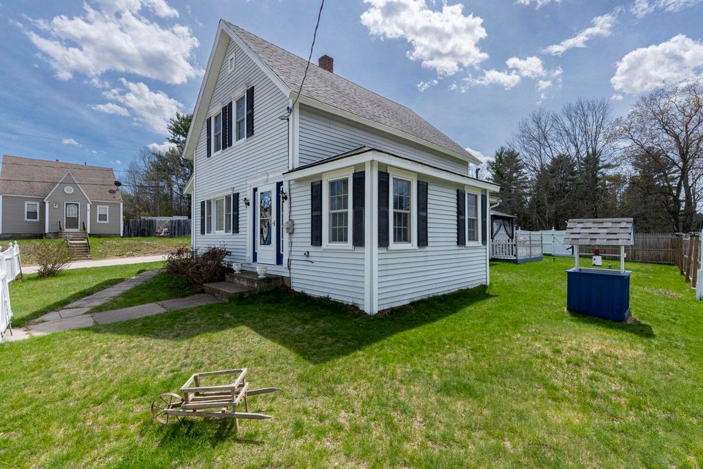 Photo of 16 Montgomery Drive, Farmington, NH 03835 (MLS # 5087337)
