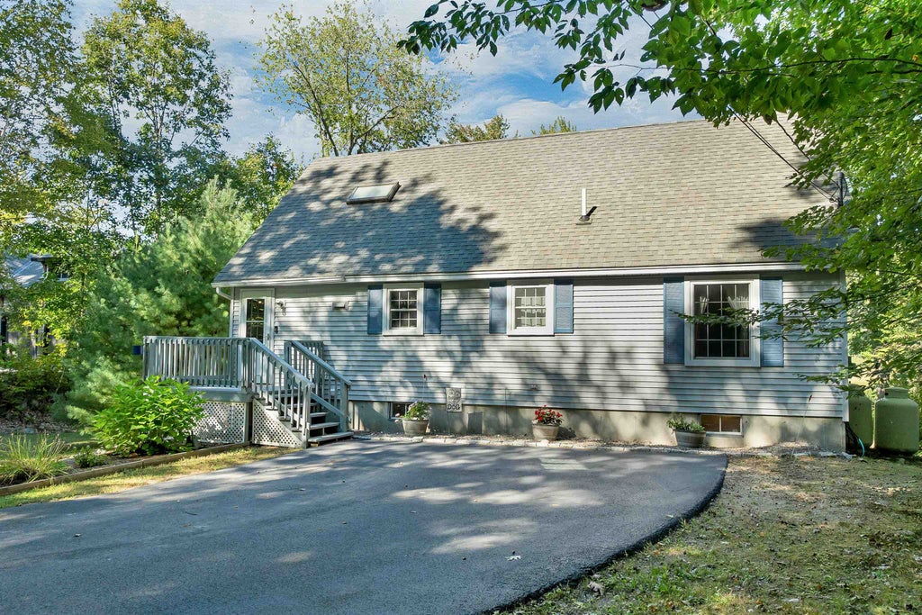 Photo of 71 Heatherwood Drive, Moultonborough, NH 03254 (MLS # 5111214)