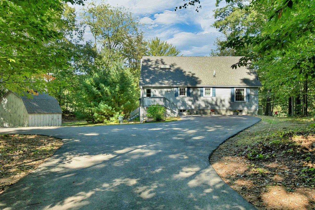 Photo of 71 Heatherwood Drive, Moultonborough, NH 03254 (MLS # 5111214)