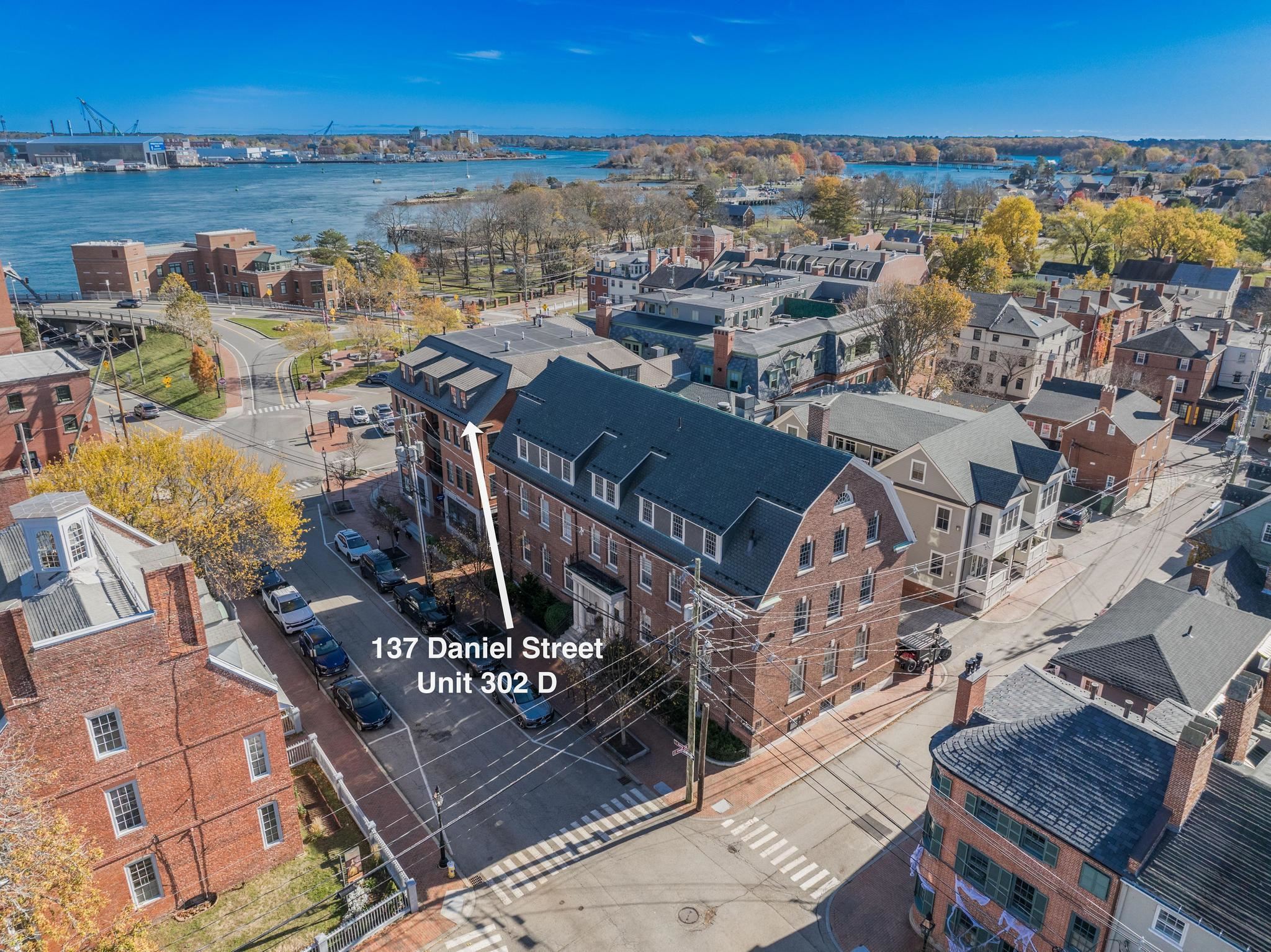 137 Daniel Street D302