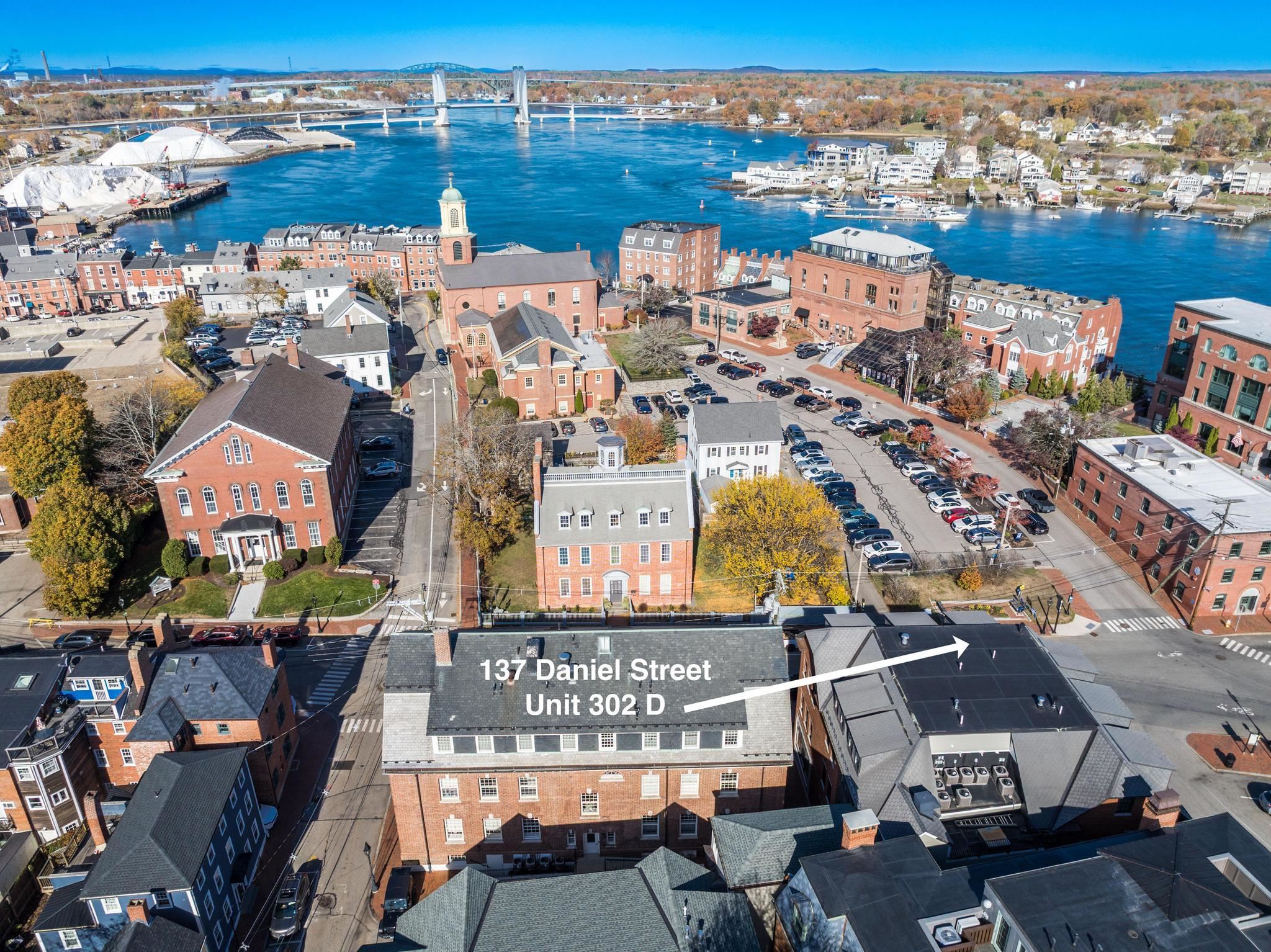137 Daniel Street D302