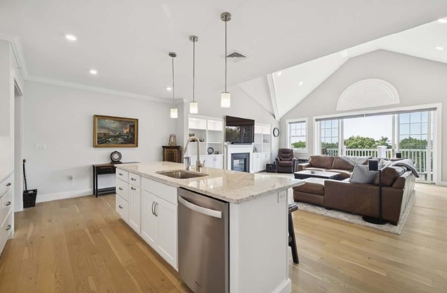 7 Longview Drive 404