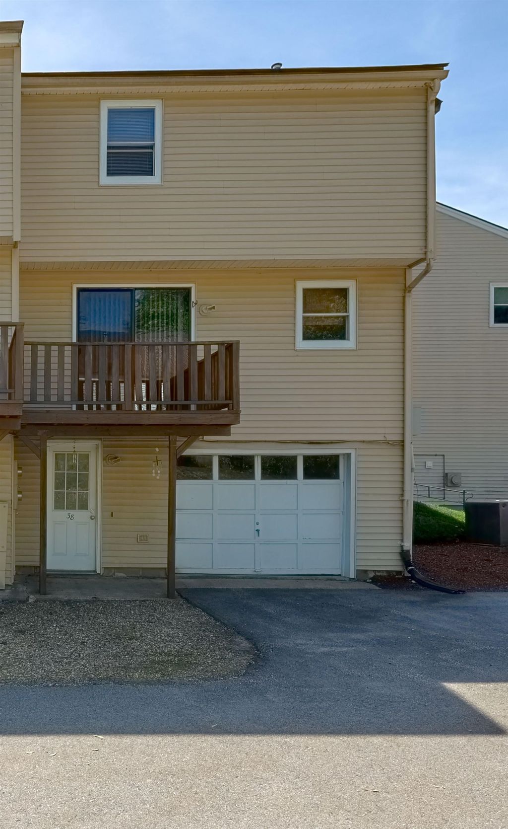 Photo of 38 Stonegate Lane, Derry, NH 03036 (MLS # 5091307)