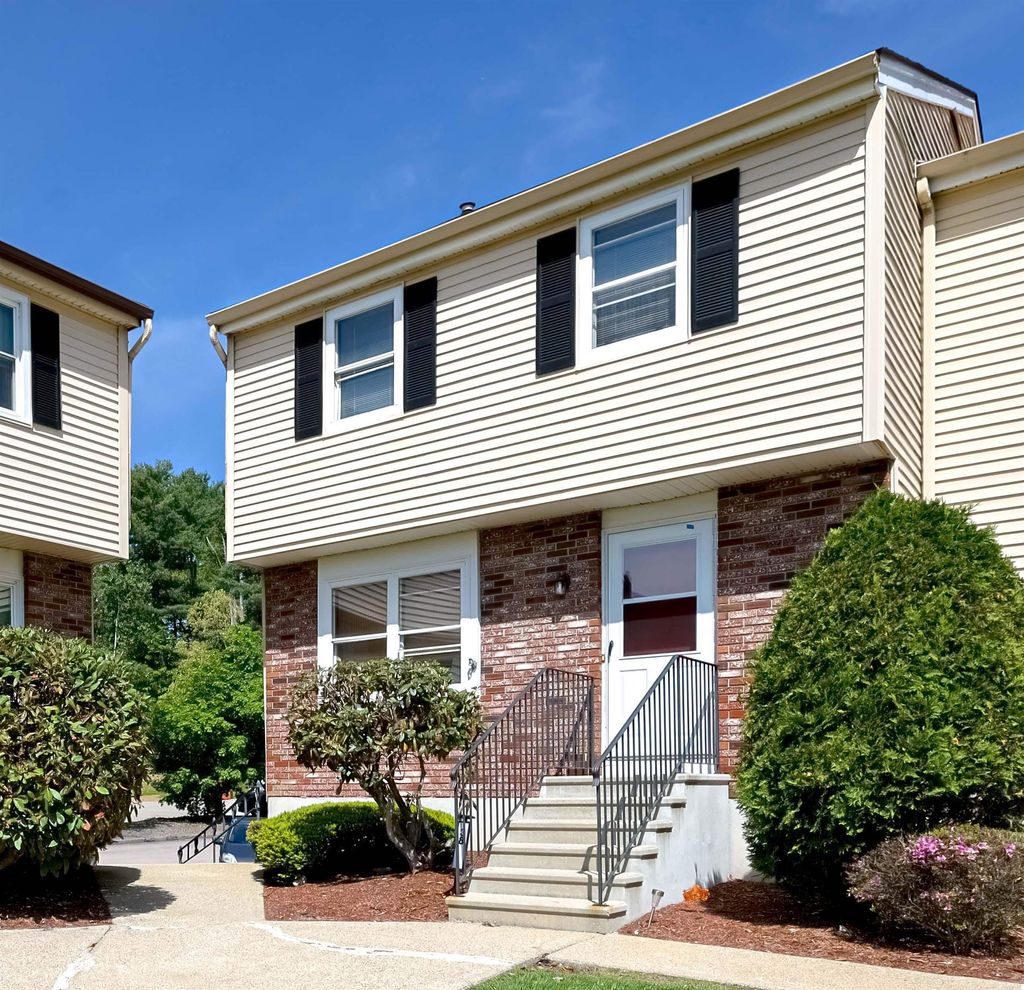 Photo of 38 Stonegate Lane, Derry, NH 03036 (MLS # 5091307)