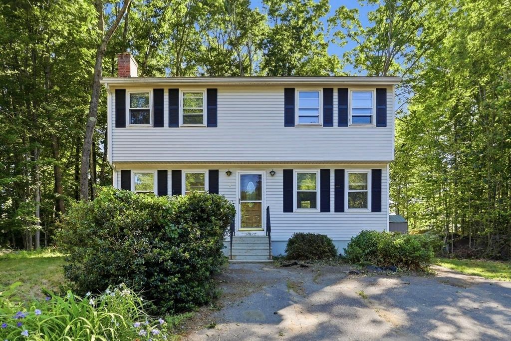Photo of 8 Nasturtium Terrace, Concord, NH 03303 (MLS # 5094932)