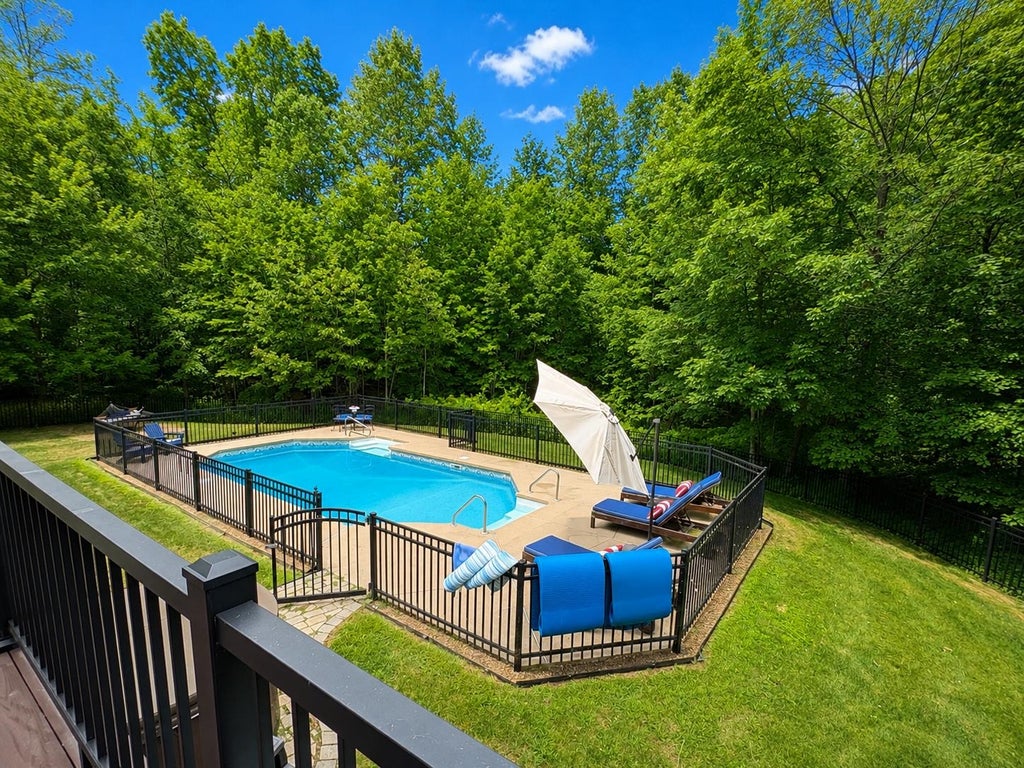 Photo of 32 Wildewood Lane, Dover, NH 03820 (MLS # 5105135)