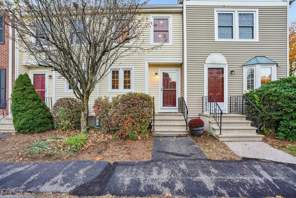 Photo of 317 Fox Hollow Way, Manchester, NH 03104 (MLS # 5115462)