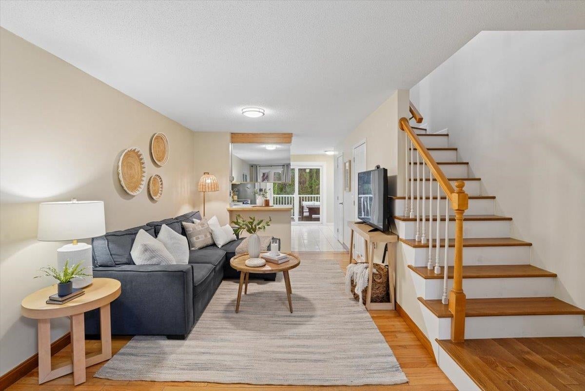 317 Fox Hollow Way