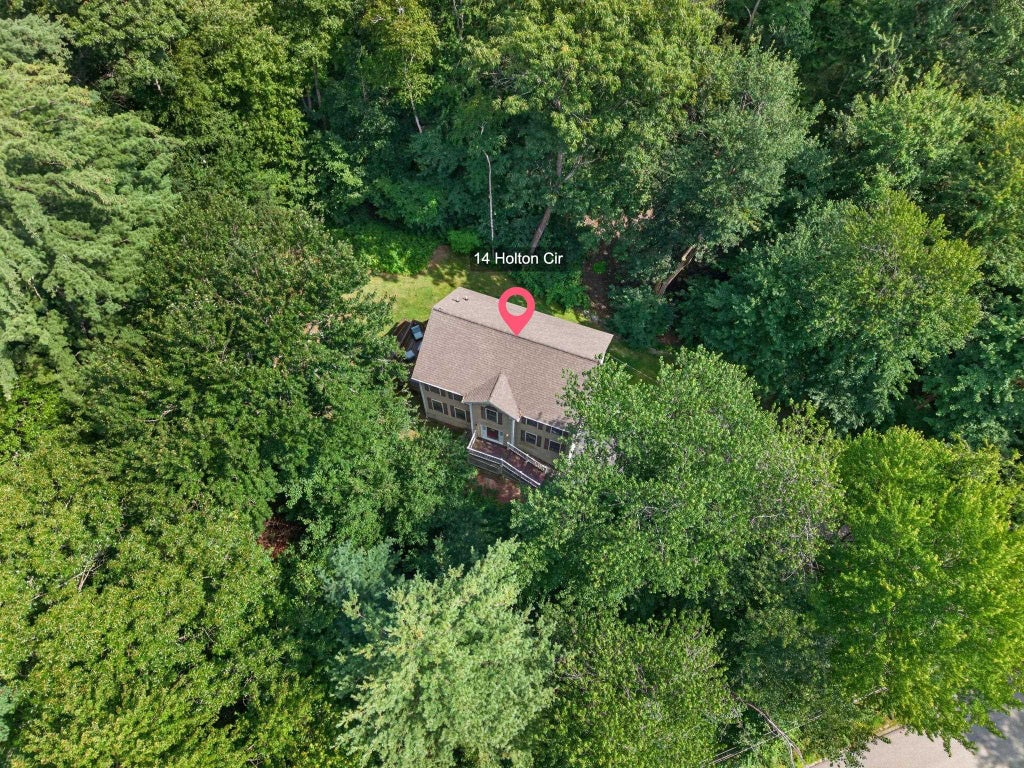 Photo of 14 Holton Circle, Londonderry, NH 03053 (MLS # 5105648)