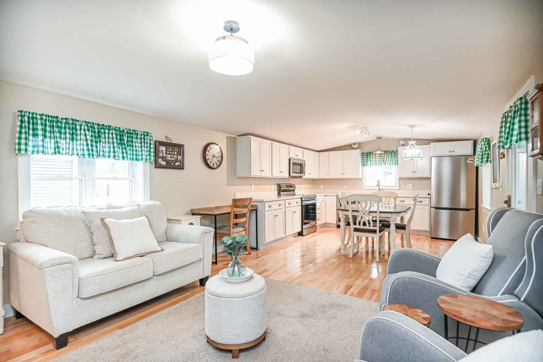 18 Seabreeze Drive
